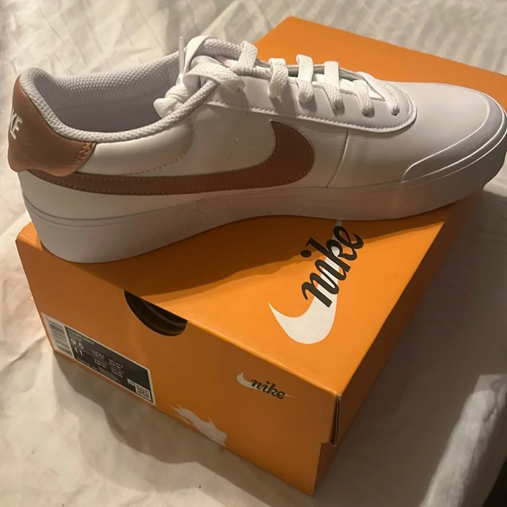 New in box , Nike Court Shot white/flax men’s size 9.5. - Picture 1 of 5